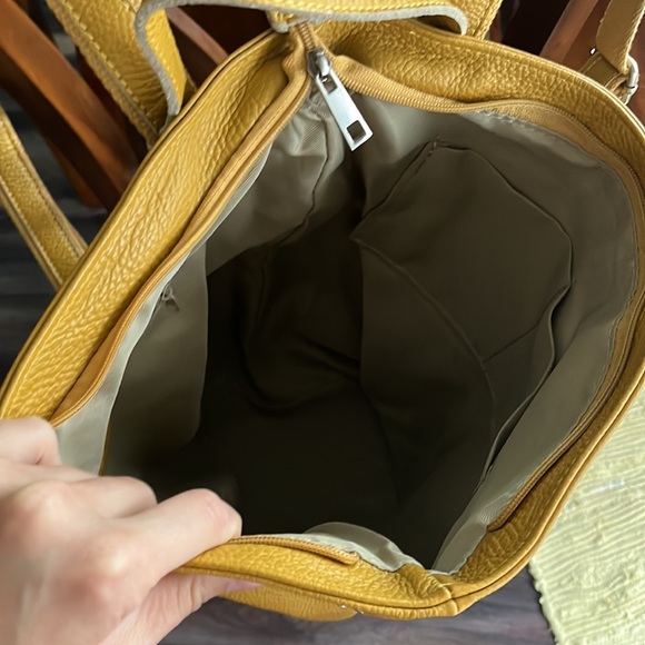 🇮🇹expandable leather backpack 🇮🇹 - Picture 3 of 9